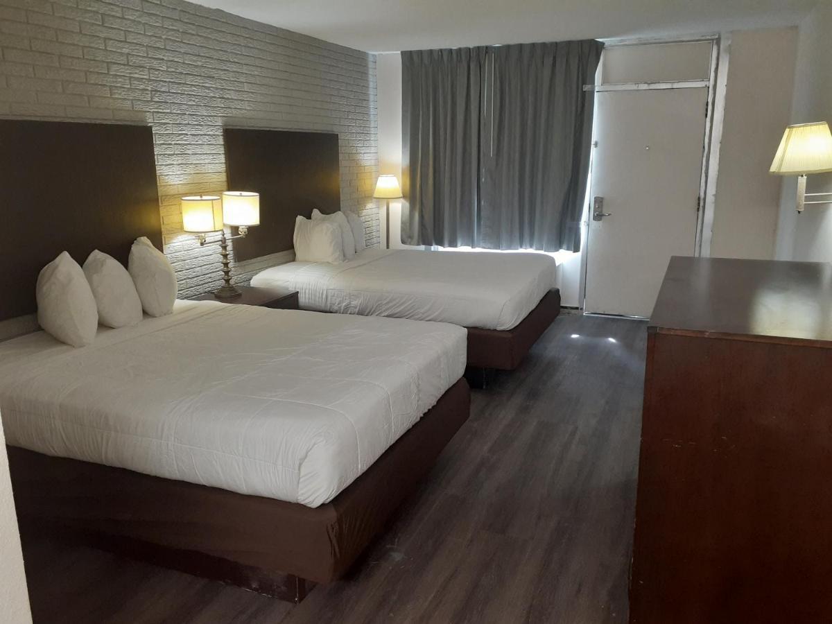 Rodeway Inn & Suites Wilmington North Rom bilde