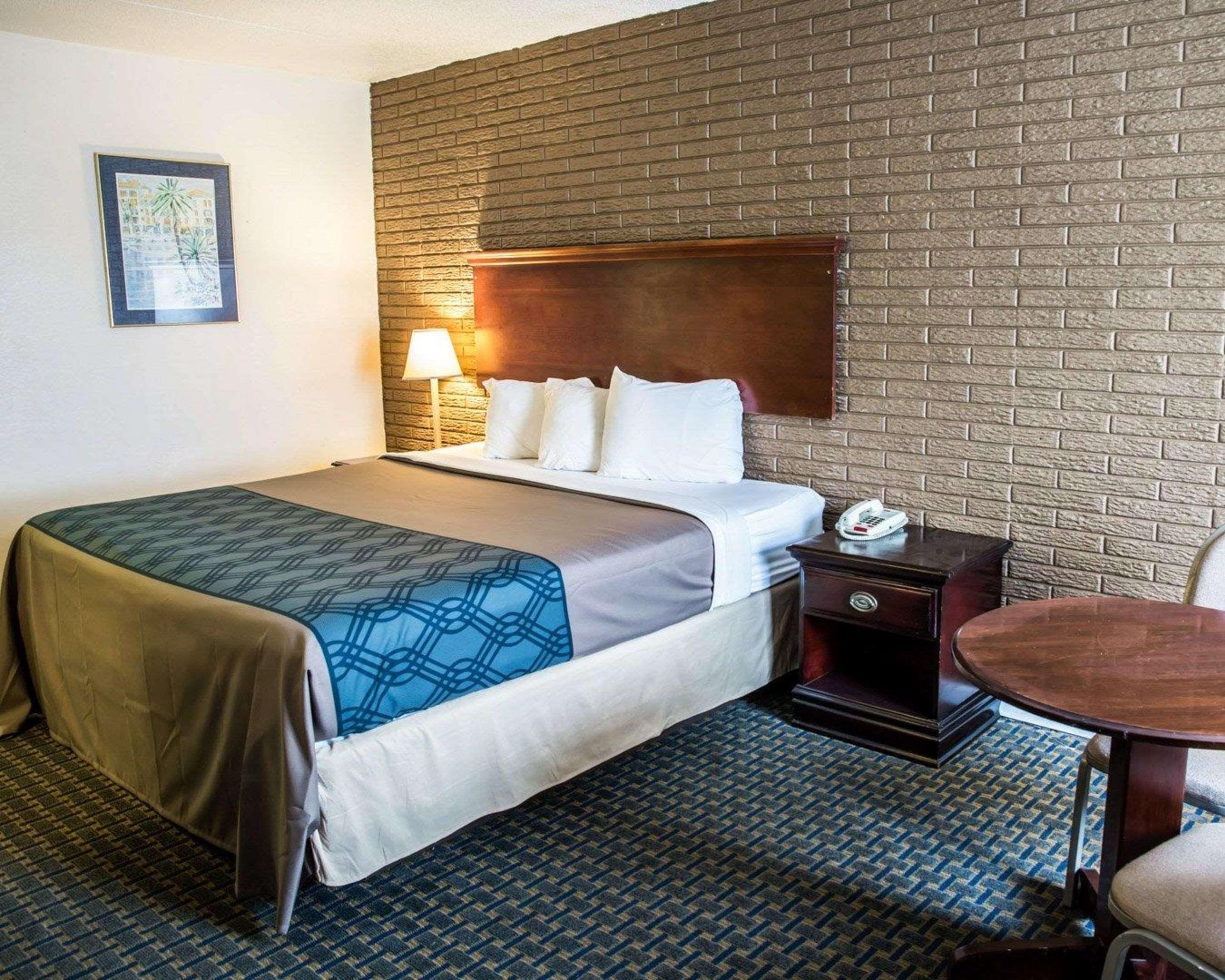 Rodeway Inn & Suites Wilmington North Eksteriør bilde