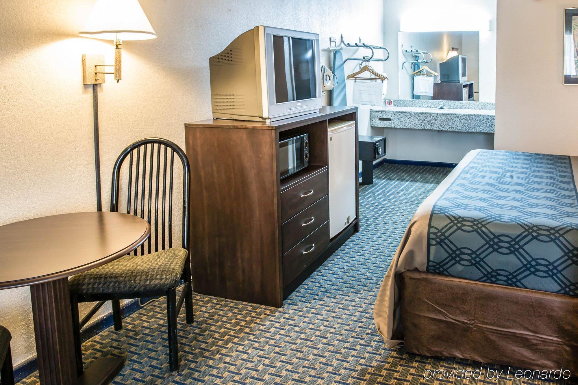 Rodeway Inn & Suites Wilmington North Eksteriør bilde